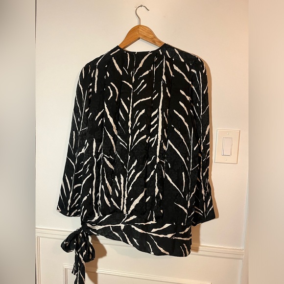 Vintage 80’s Jack Mulqueen black and white silk blouse - Picture 2 of 7